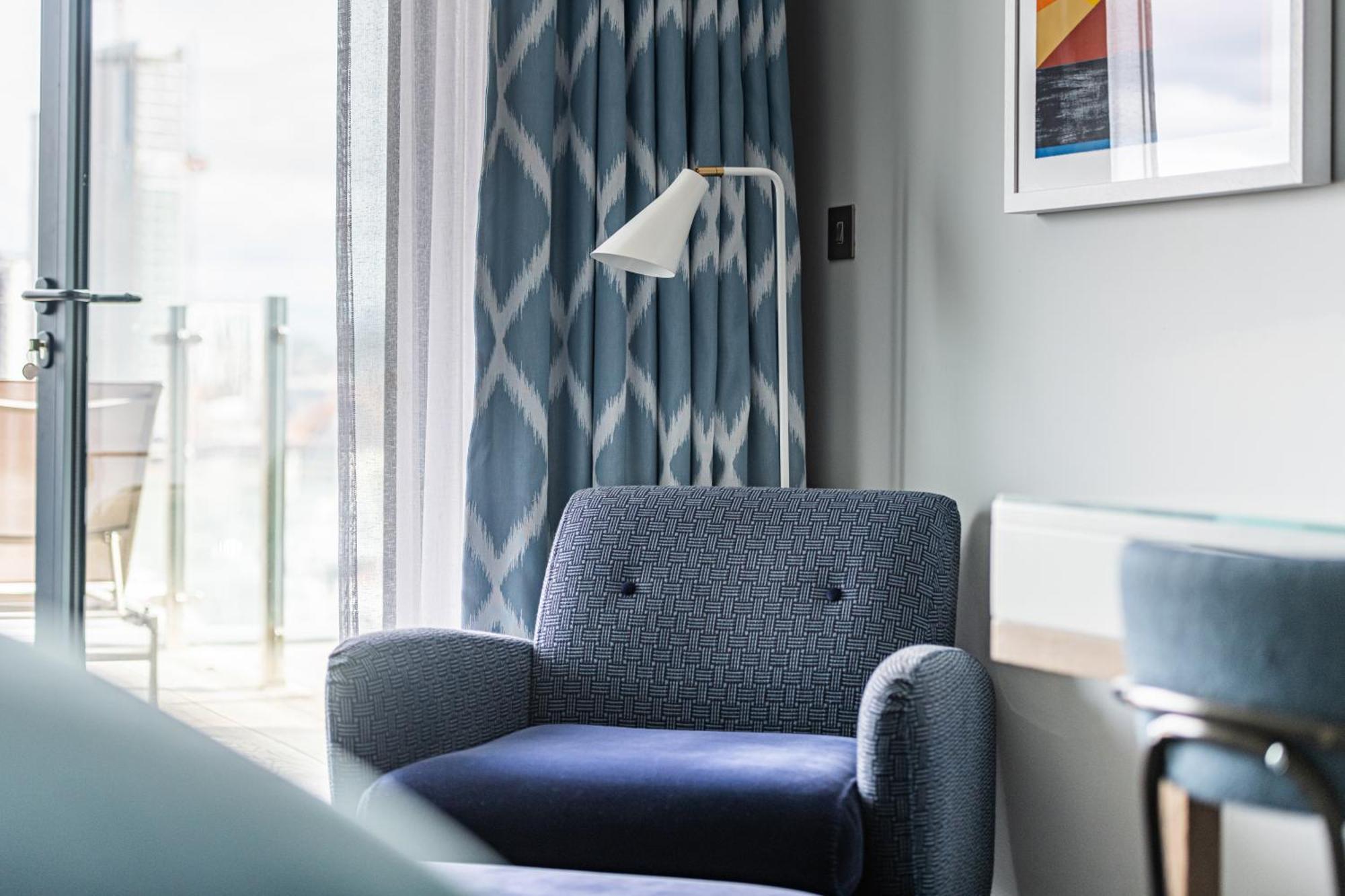 Harbour Hotel & Spa Southampton Zewnętrze zdjęcie A floor lamp