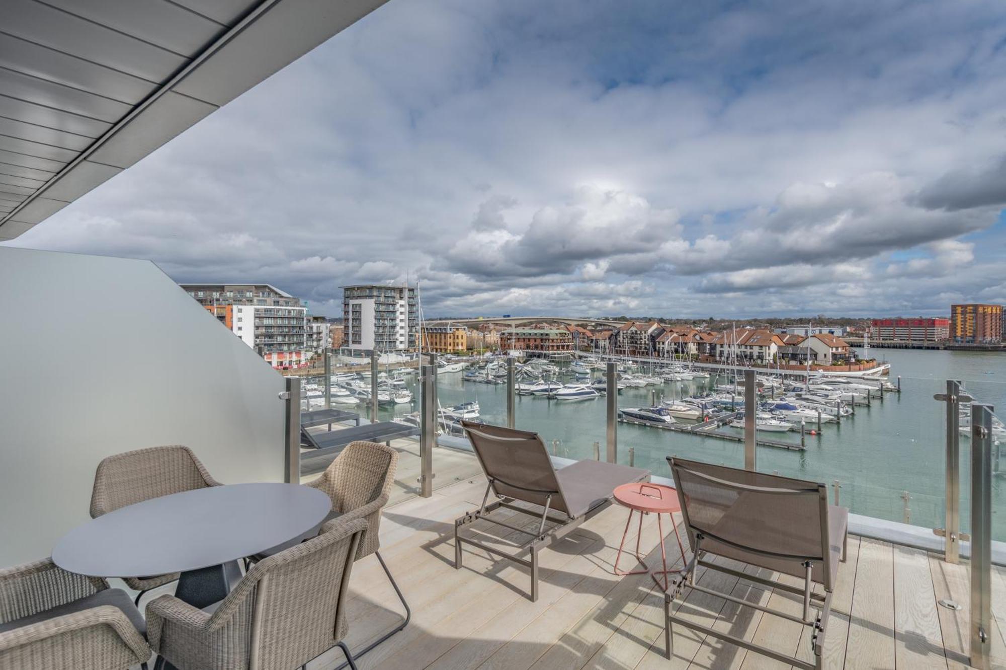 Harbour Hotel & Spa Southampton Zewnętrze zdjęcie View from the roof terrace