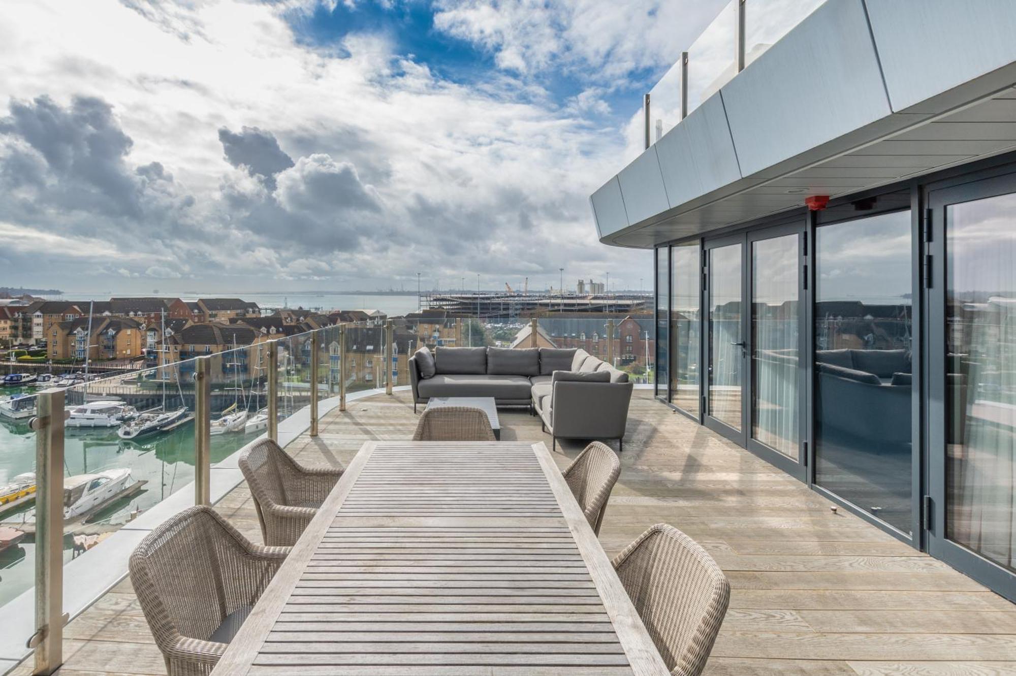 Harbour Hotel & Spa Southampton Pokój zdjęcie The rooftop terrace