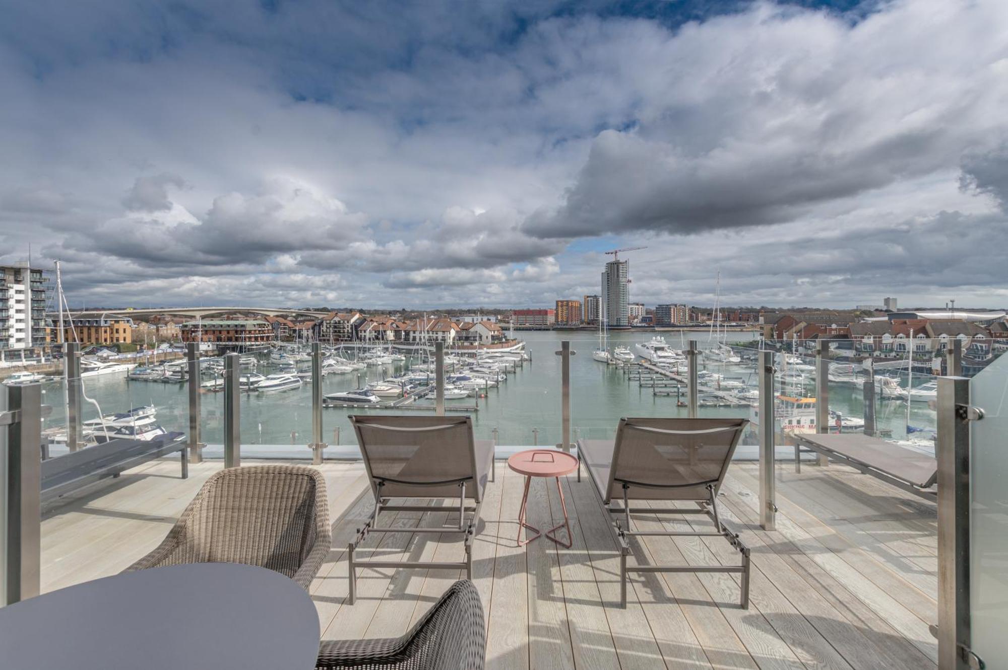 Harbour Hotel & Spa Southampton Pokój zdjęcie View from the rooftop